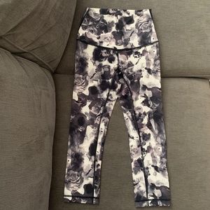 Special Edition lululemon wonder under crops